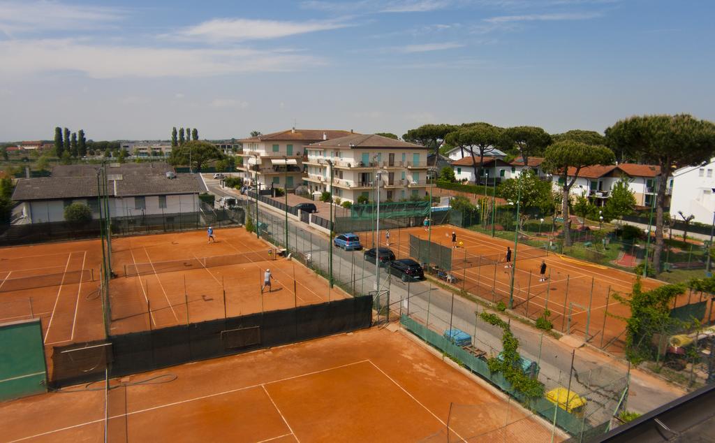 Hotel Rado Lido di Jesolo Buitenkant foto