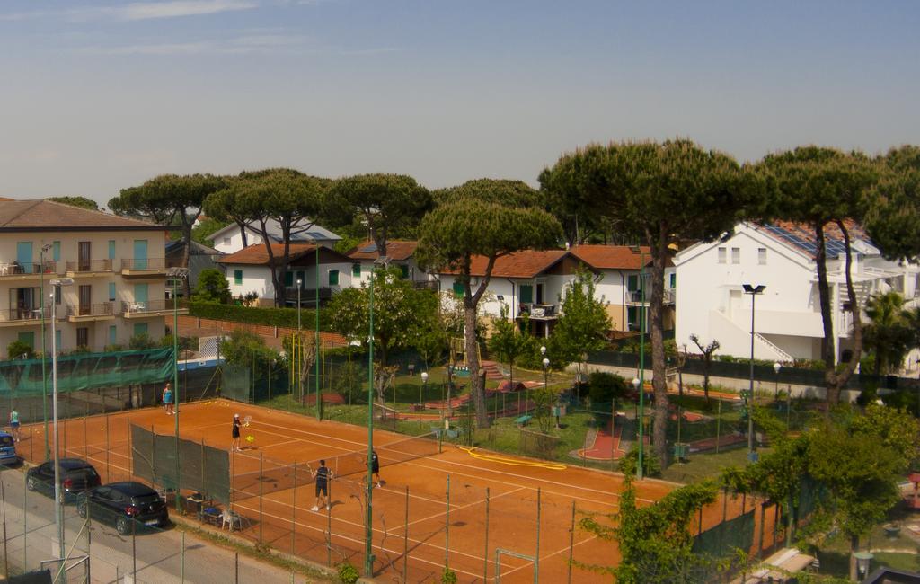 Hotel Rado Lido di Jesolo Buitenkant foto