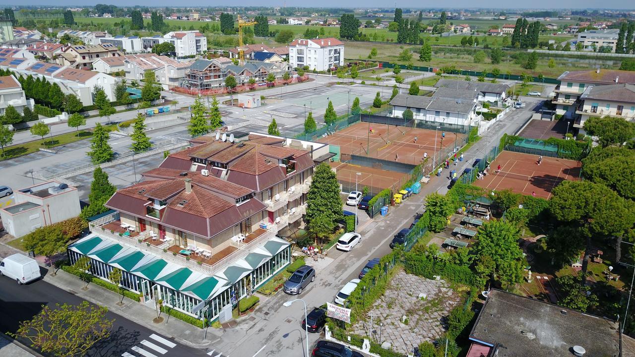 Hotel Rado Lido di Jesolo Buitenkant foto