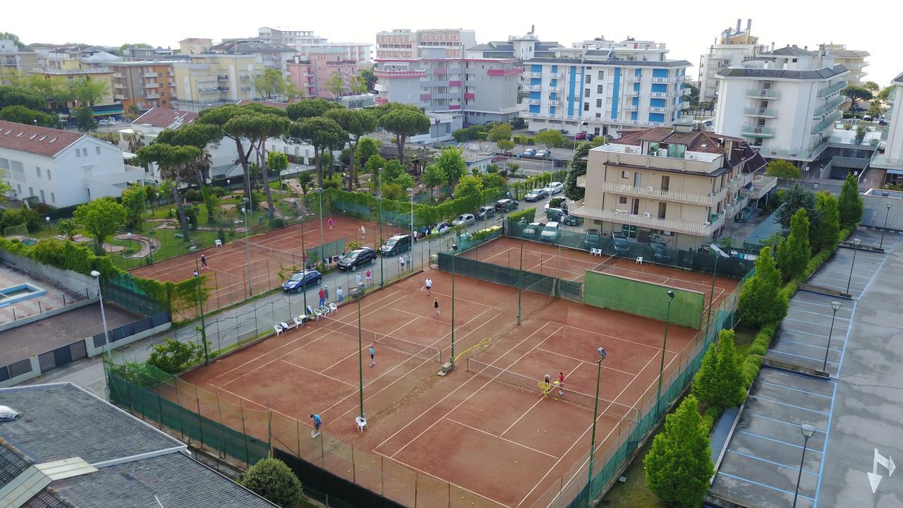 Hotel Rado Lido di Jesolo Buitenkant foto